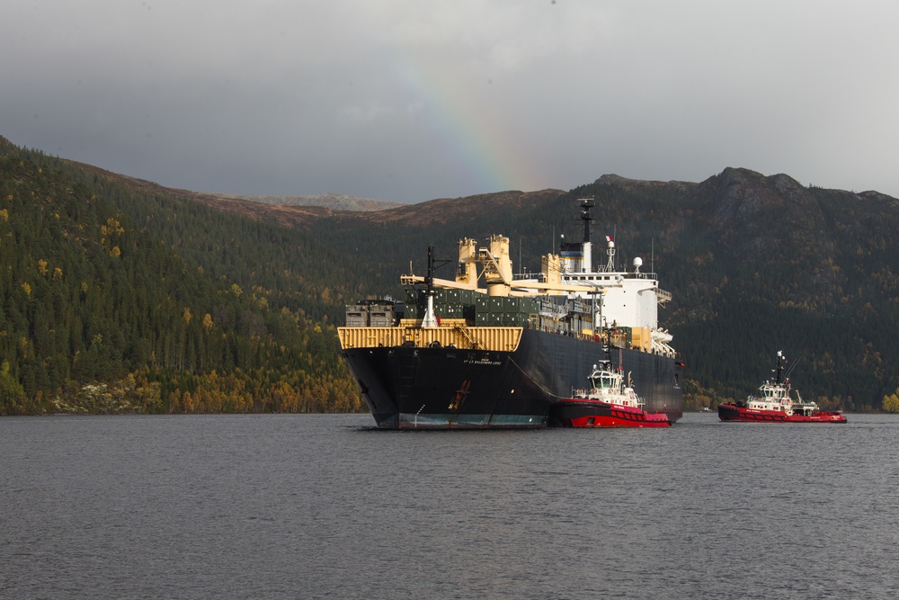 U.S. Marines and Norwegian Service Members Unload USNS 1st Lt. Baldomero Lopez