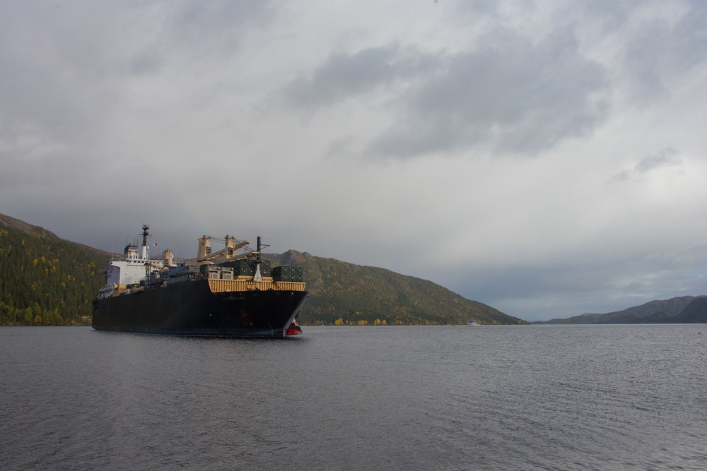 U.S. Marines and Norwegian Service Members Unload USNS 1st Lt. Baldomero Lopez