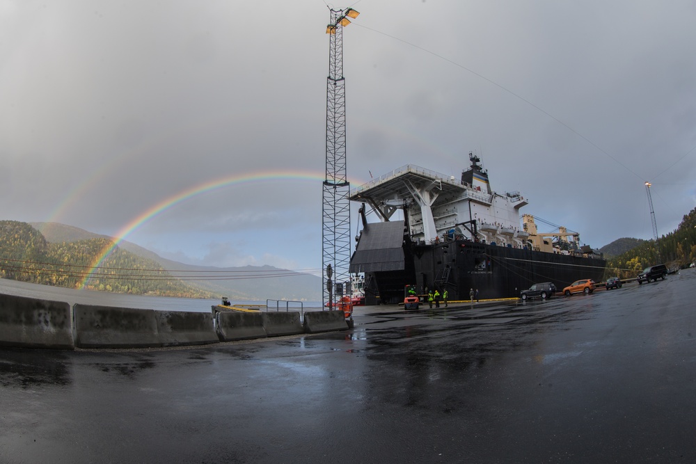 U.S. Marines and Norwegian Service Members Unload USNS 1st Lt. Baldomero Lopez