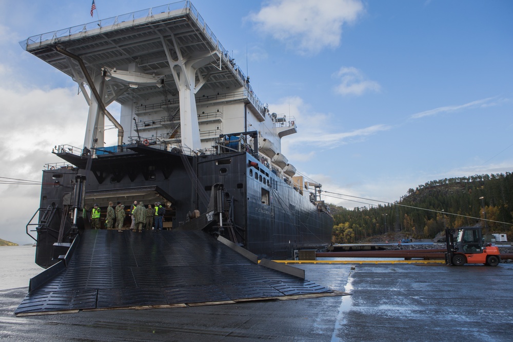 U.S. Marines and Norwegian Service Members Unload USNS 1st Lt. Baldomero Lopez