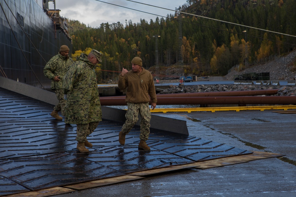 U.S. Marines and Norwegian Service Members Unload USNS 1st Lt. Baldomero Lopez