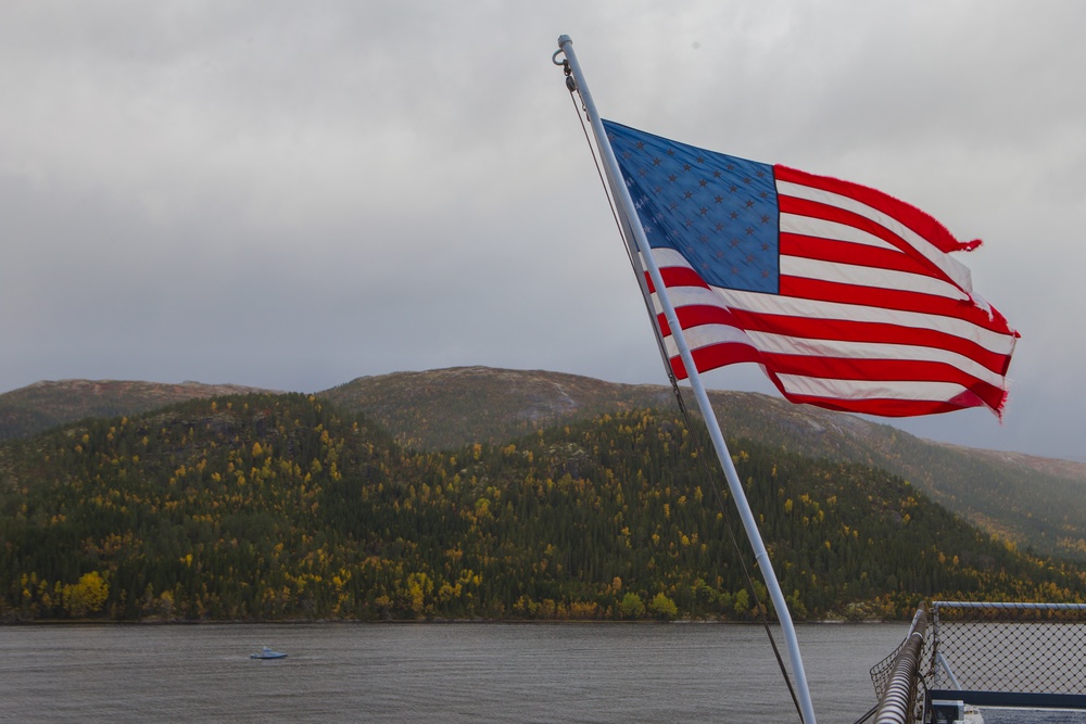 U.S. Marines and Norwegian Service Members Unload USNS 1st Lt. Baldomero Lopez