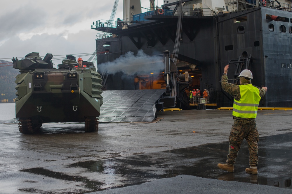 U.S. Marines and Norwegian Service Members Unload USNS 1st Lt. Baldomero Lopez