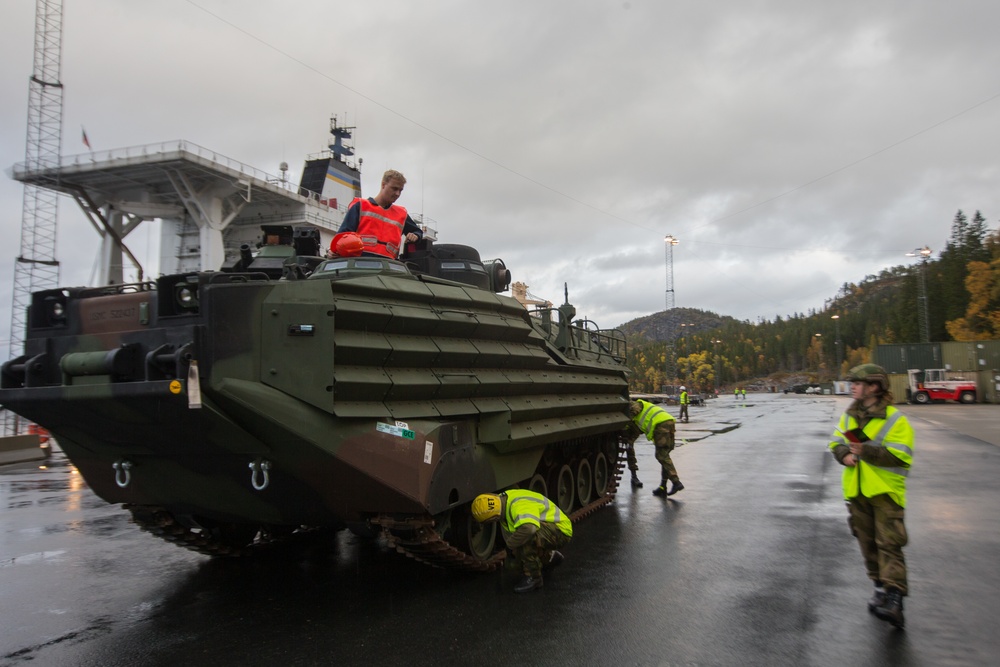 U.S. Marines and Norwegian Service Members Unload USNS 1st Lt. Baldomero Lopez