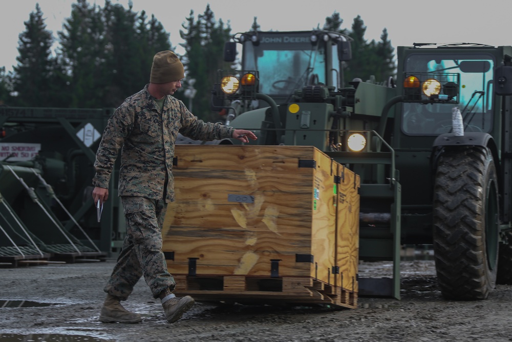 2nd Marine Logistics Group-Forward Marines Receive Equipment