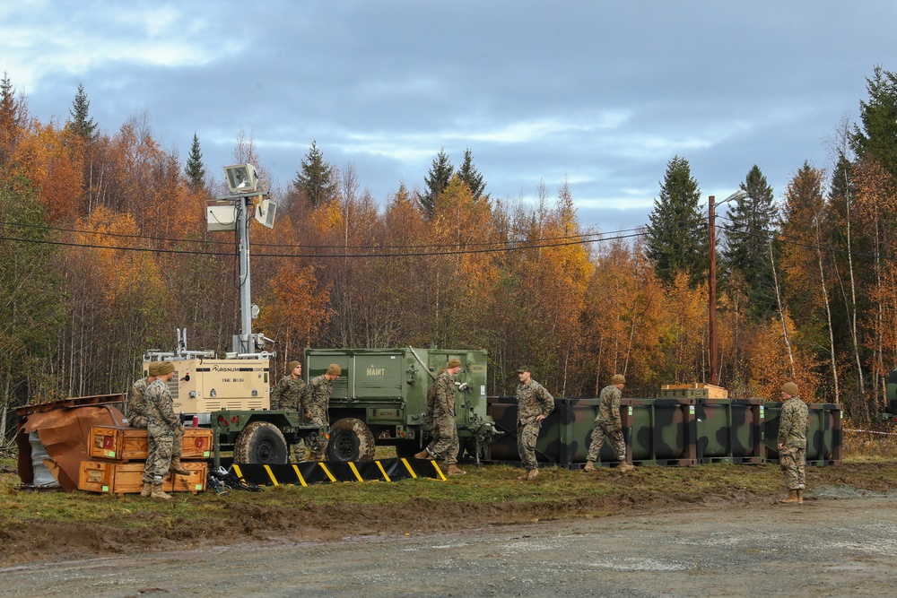 2nd Marine Logistics Group-Forward Marines Receive Equipment