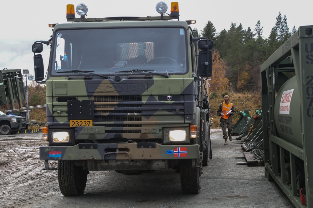 2nd Marine Logistics Group-Forward Marines Receive Equipment