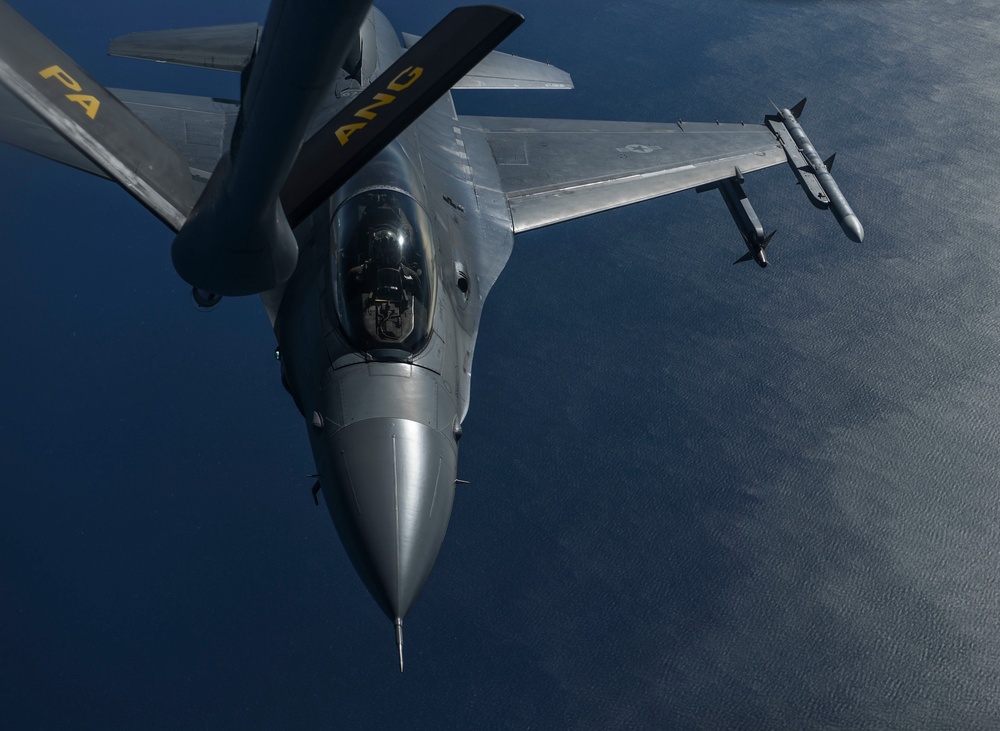 171st KC-135 refuels F-16