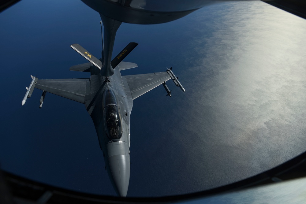 171st KC-135 refuels F-16