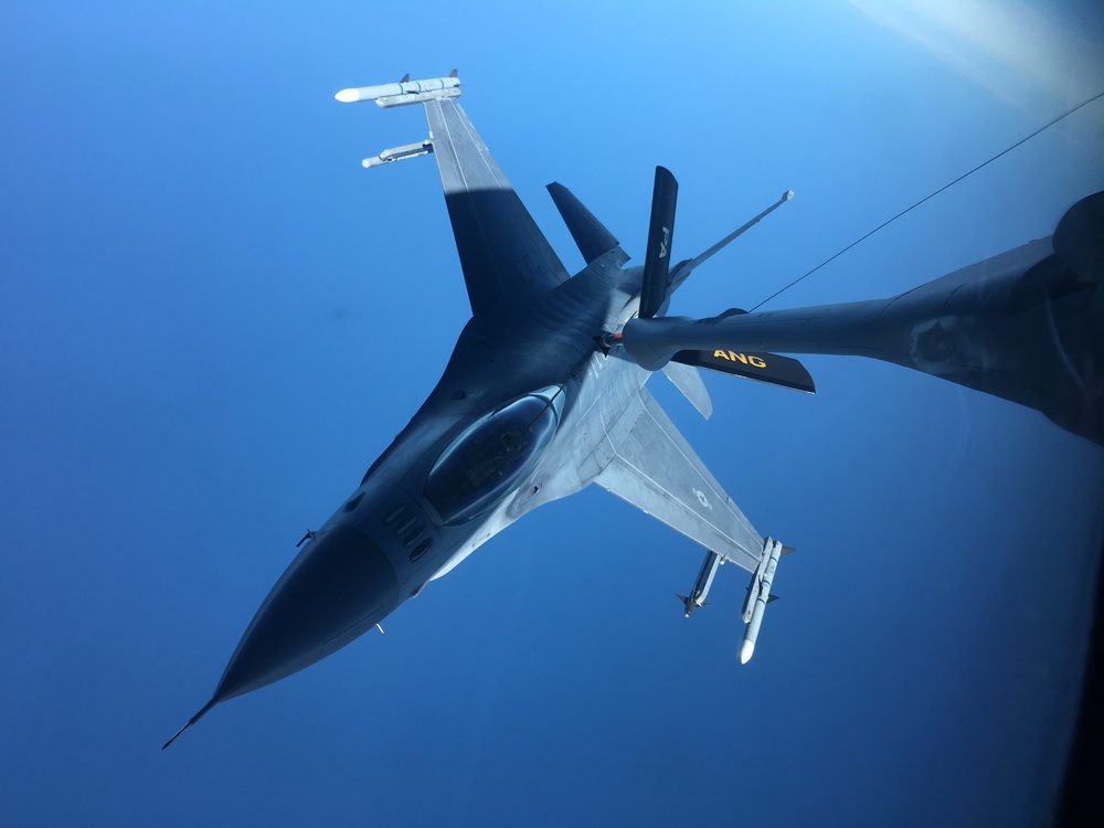 171st KC-135 refuels F-16