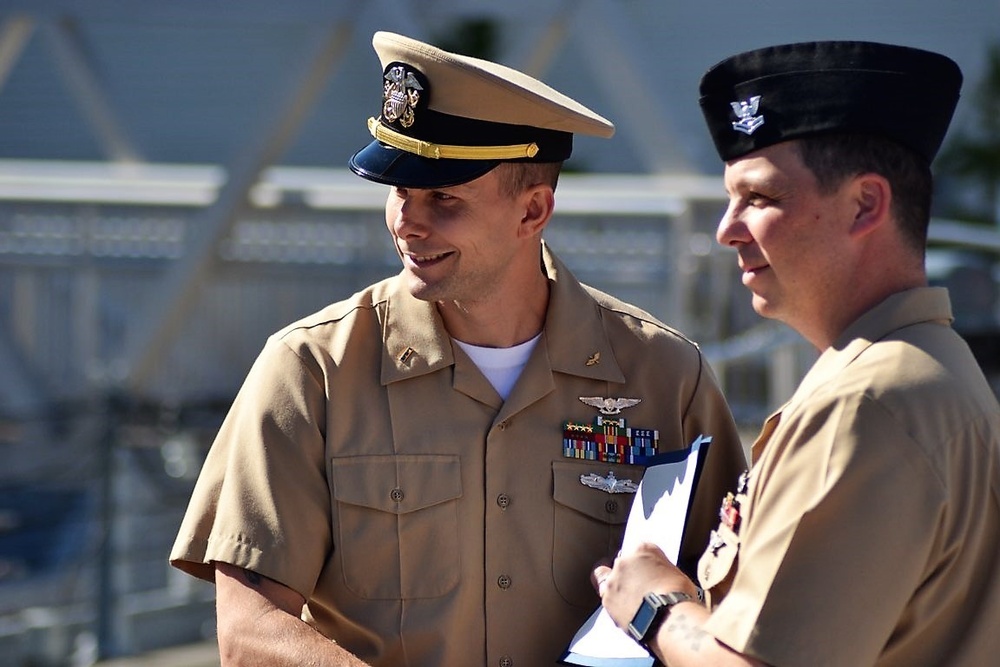 Naval Musuem hosts a re-enlistment ceremony