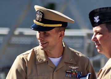 Naval Musuem hosts a re-enlistment ceremony