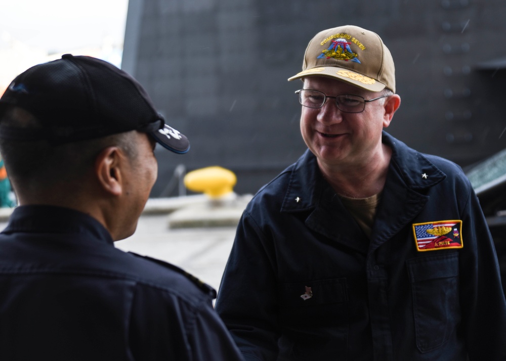 CSG 7 EMBARKS JMSDF SUBMARINE