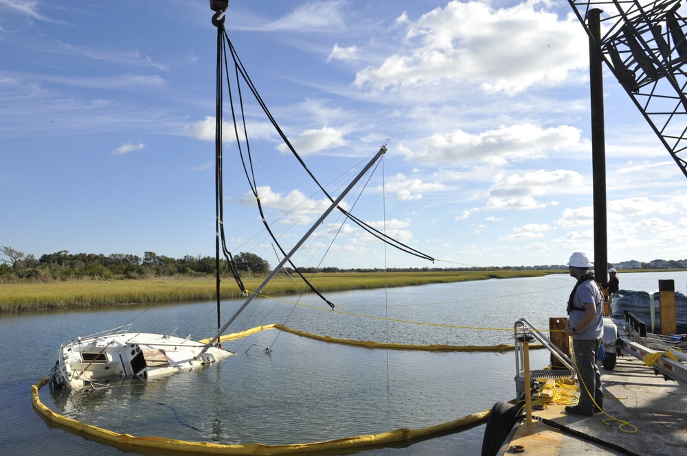 Coast Guard, North Carolina Wildlife Resources Commission supervise pollution-mitigation in New Hanover County, N.C.