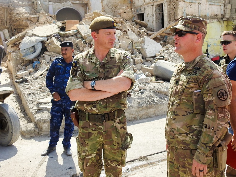 Brave Rifles and MG Gikha survey Mosul