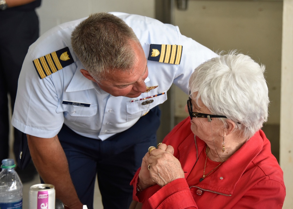 Coast Guard hosts veterans at Air Station Miami for Meals with Memories