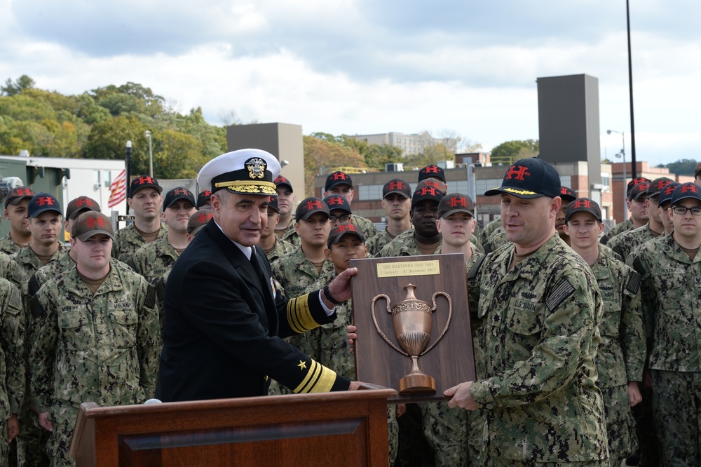 Commander, Submarine Forces Visits Groton-Area Submariners