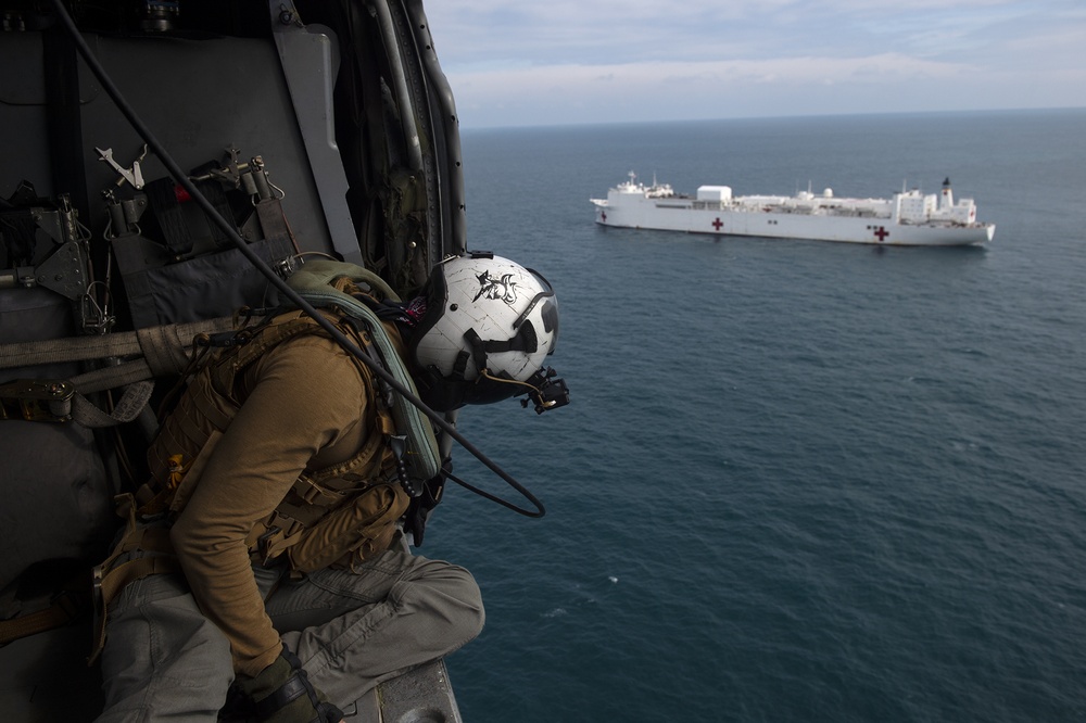 Helicopter Sea Combat Squadron (HSC) 22 Conducts Vertical Replenishment Operations