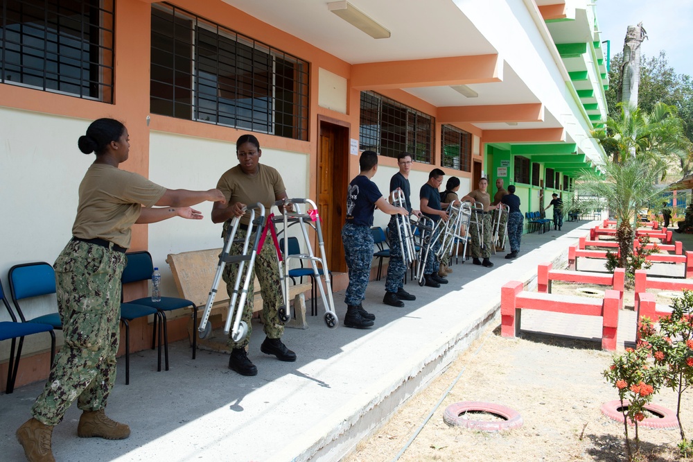 USNS Comfort Personnel Commence Setup at Two Medical Sites in Ecuador