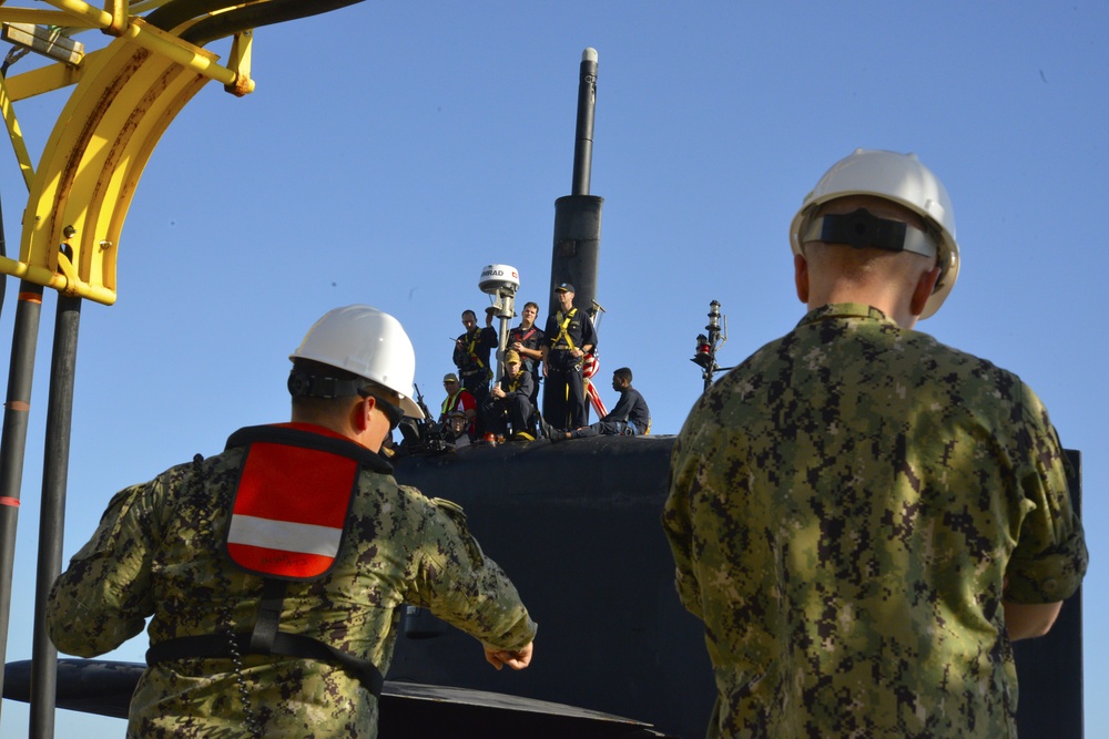 USS Tennessee (SSBN 734) (Blue) Returns to Naval Submarine Base Kings Bay