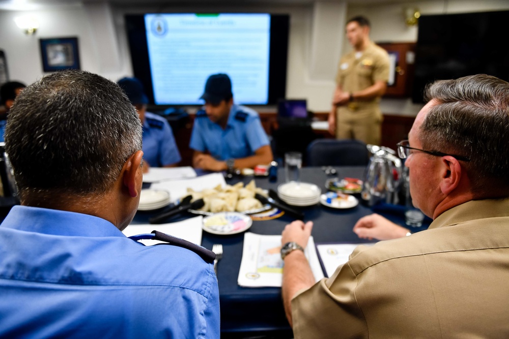 USS Mitscher Conducts PASSEX with Egyptian Navy