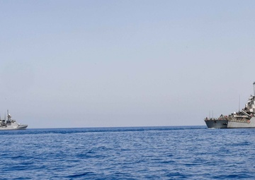 USS Mitscher Conducts PASSEX with Egyptian Navy