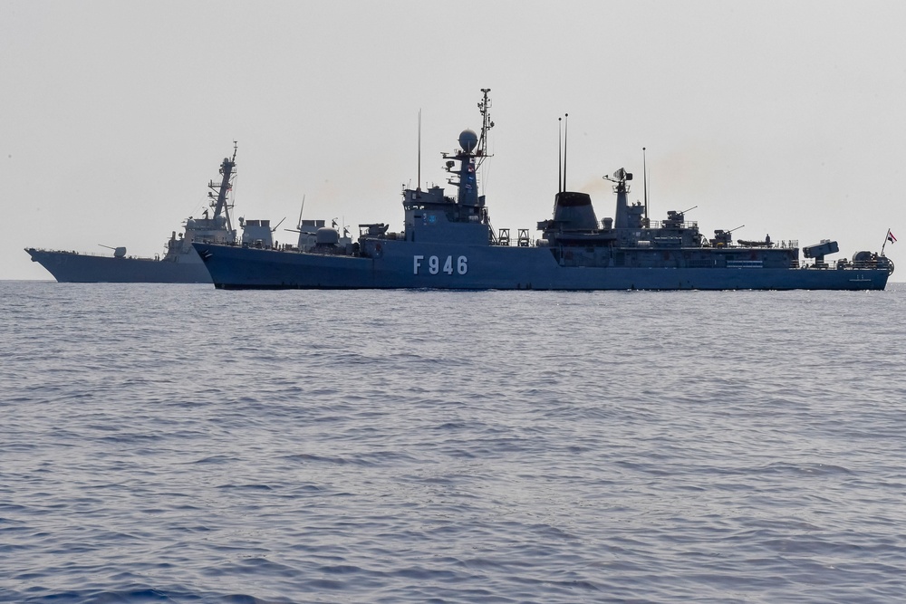 USS Mitscher Conducts PASSEX with Egyptian Navy