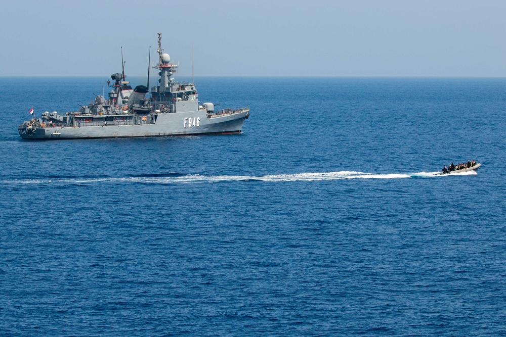 USS Mitscher Conducts PASSEX with Egyptian Navy