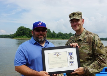 Corps team navigates Cumberland River to celebrate Districts’ 130th Anniversary