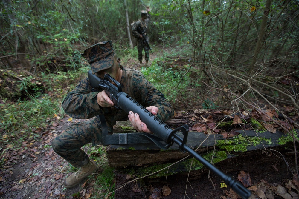 MARFORRES Marines evaluate NROTC Midshipmen