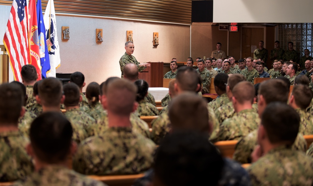 NAVIFOR Commander Visits CIWT and IWTC Corry Station, Observes and Discusses IW Training