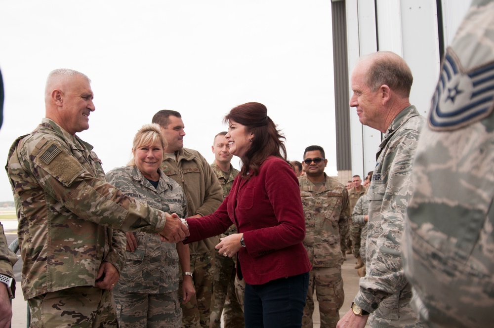 WI Leaders meet with Airmen from the 128th Air Refueling