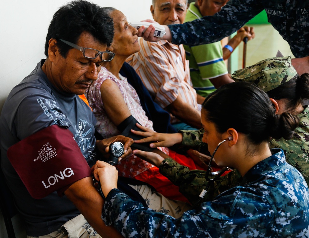 USNS Comfort Personnel Begin Treatment at Land-Based Medical Sites in Ecuador