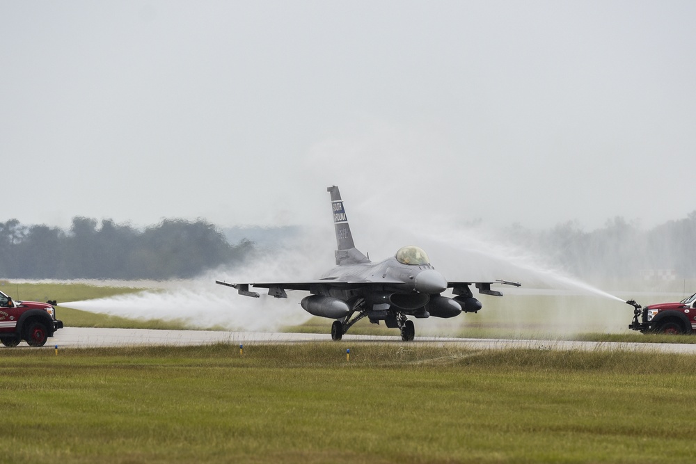 Swamp Fox F-16 fighter pilots return from Southwest Asia deployment