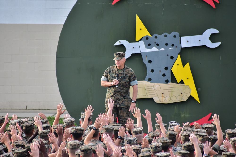 Commandant addresses the Marines and Sailors of CLR-25
