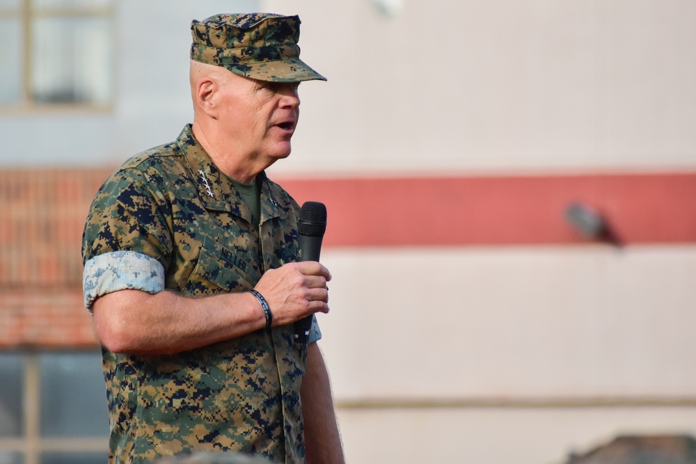 Commandant addresses the Marines and Sailors of CLR-25