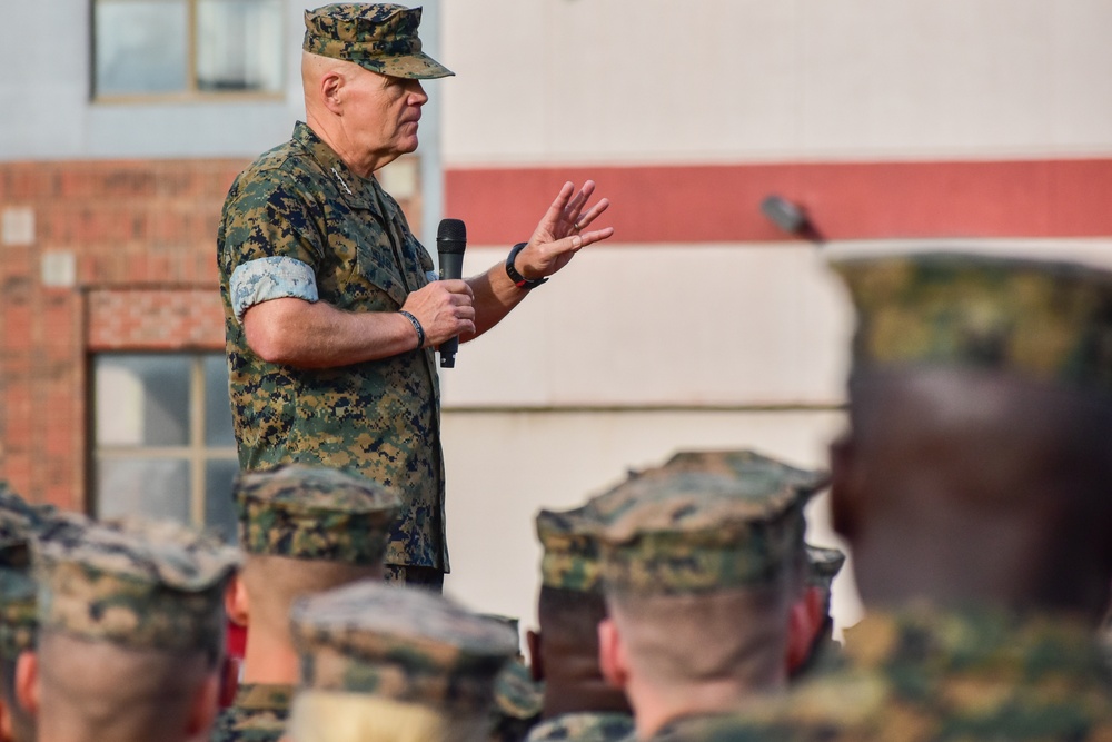 Commandant addresses the Marines and Sailors of CLR-25