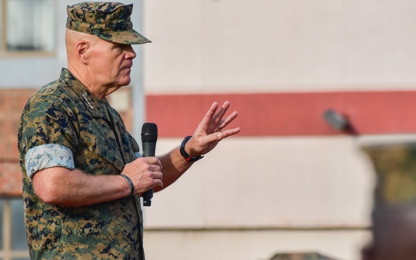 Commandant addresses the Marines and Sailors of CLR-25