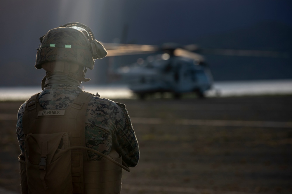 CLB-3 hooks up, HMH-463 takes off