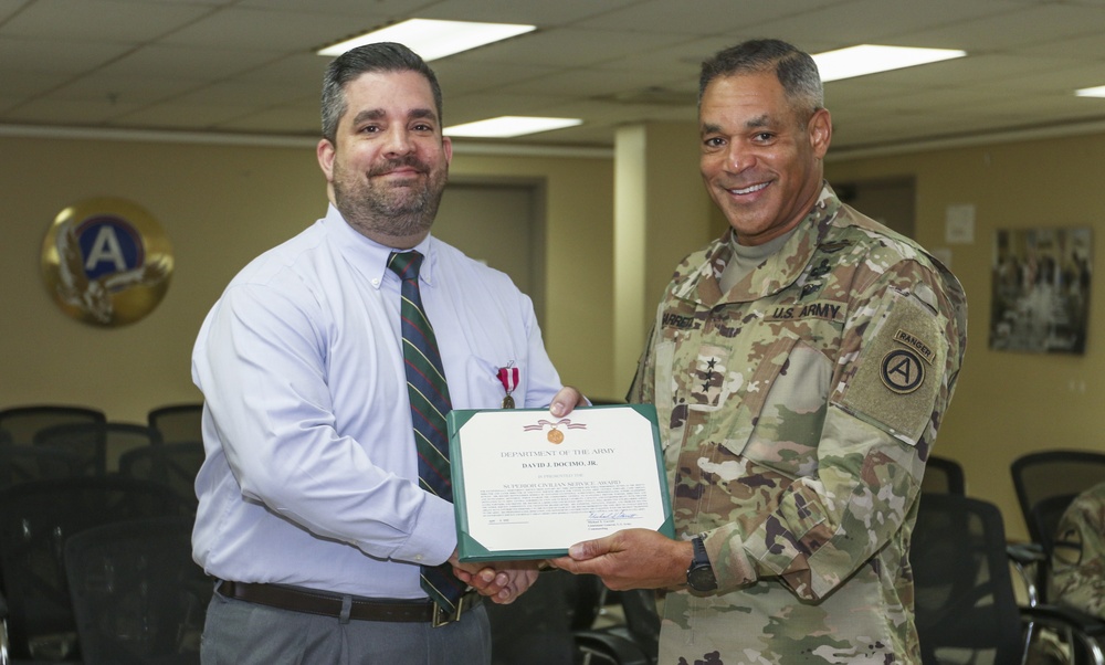 Lt. Gen. Garrett Visits Area Support Group - Kuwait, Attends Change of Responsibility