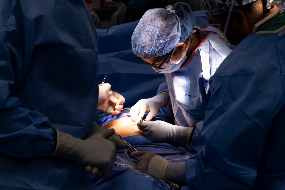 Surgeons Aboard USNS Comfort Provide Care to Patients