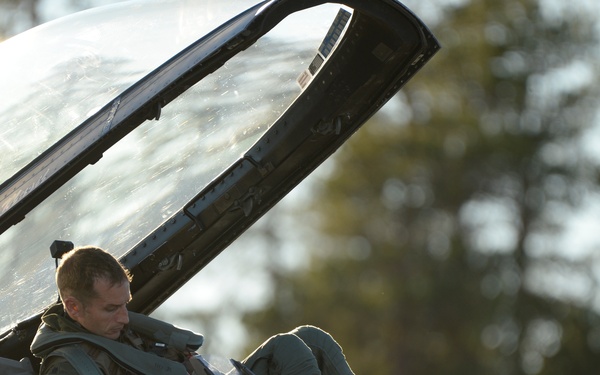 F-16s arrive for Trident Juncture 2018