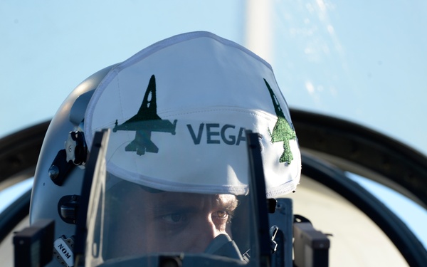 F-16s arrive for Trident Juncture 2018