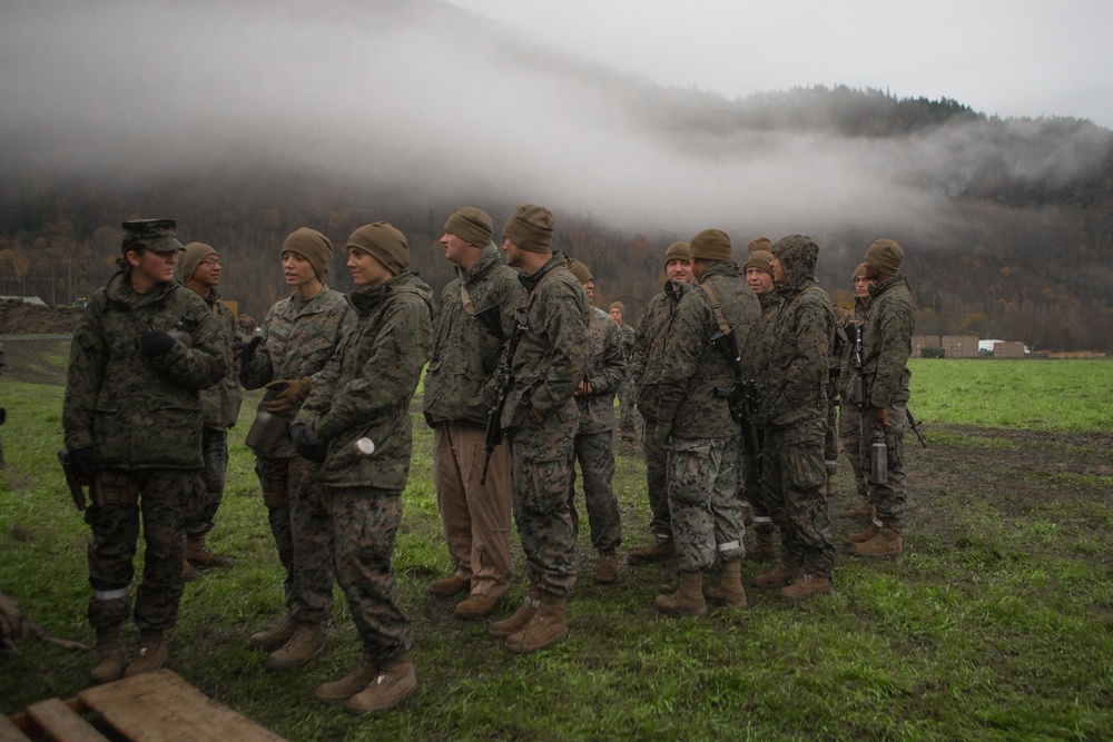 MCCS Marines Provide MCX Services to 2nd Marine Division