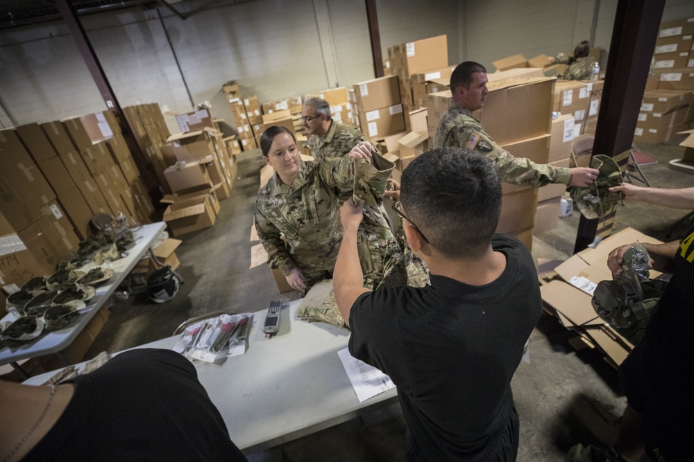 113th Infantry Regiment Soldiers issued gear during Rapid Fielding Initiative