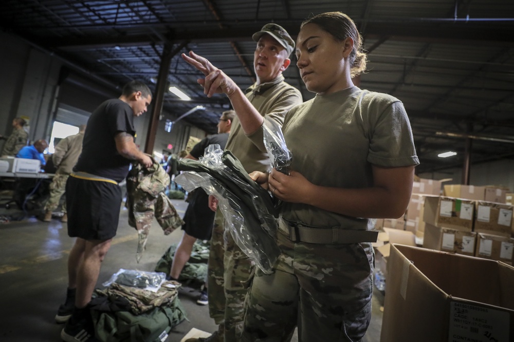 113th Infantry Regiment Soldiers issued gear during Rapid Fielding Initiative