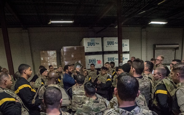 113th Infantry Regiment Soldiers issued gear during Rapid Fielding Initiative