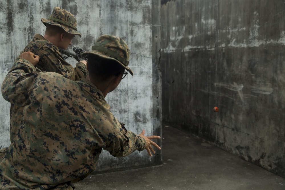 U.S., Philippine Marines conduct urban combat training during KAMANDAG 2