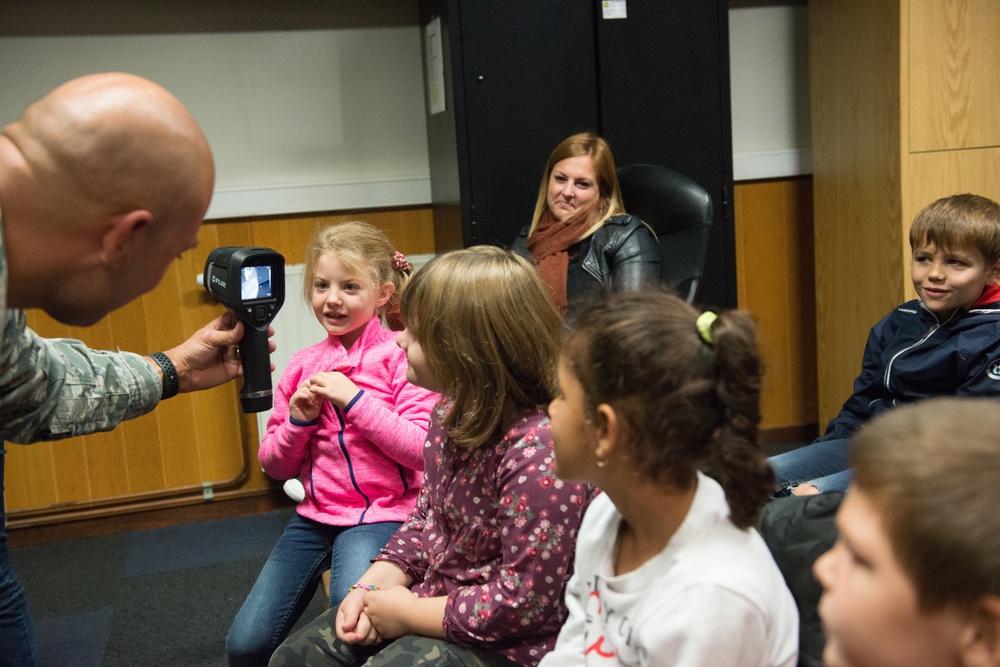 Fire Prevention Week: Belgian childs visit Fire Station