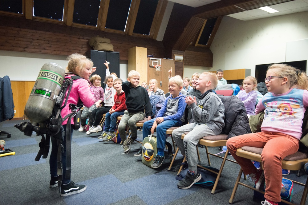 Fire Prevention Week: Belgian childs visit Fire Station